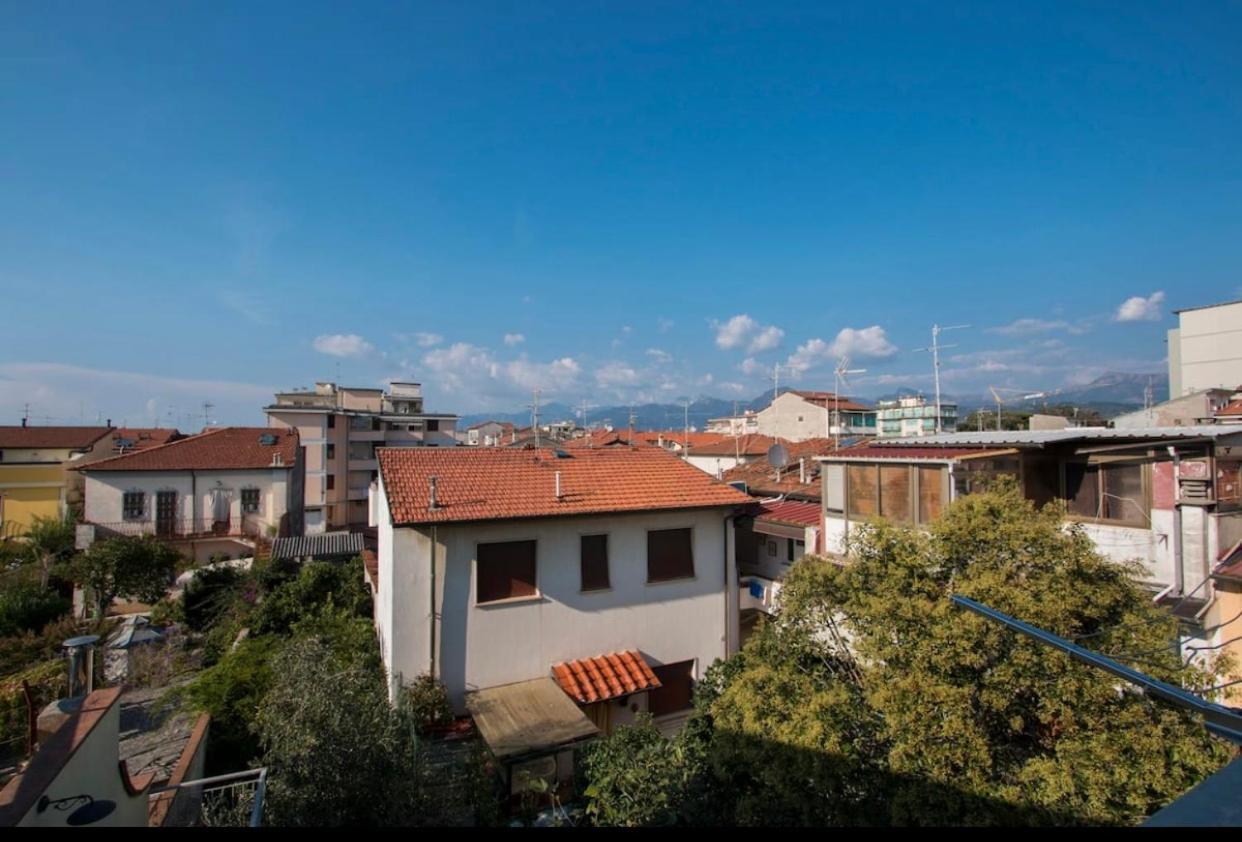 Splendida E Incantevole Casa A Due Passi Dal Mare Виареджо Екстериор снимка